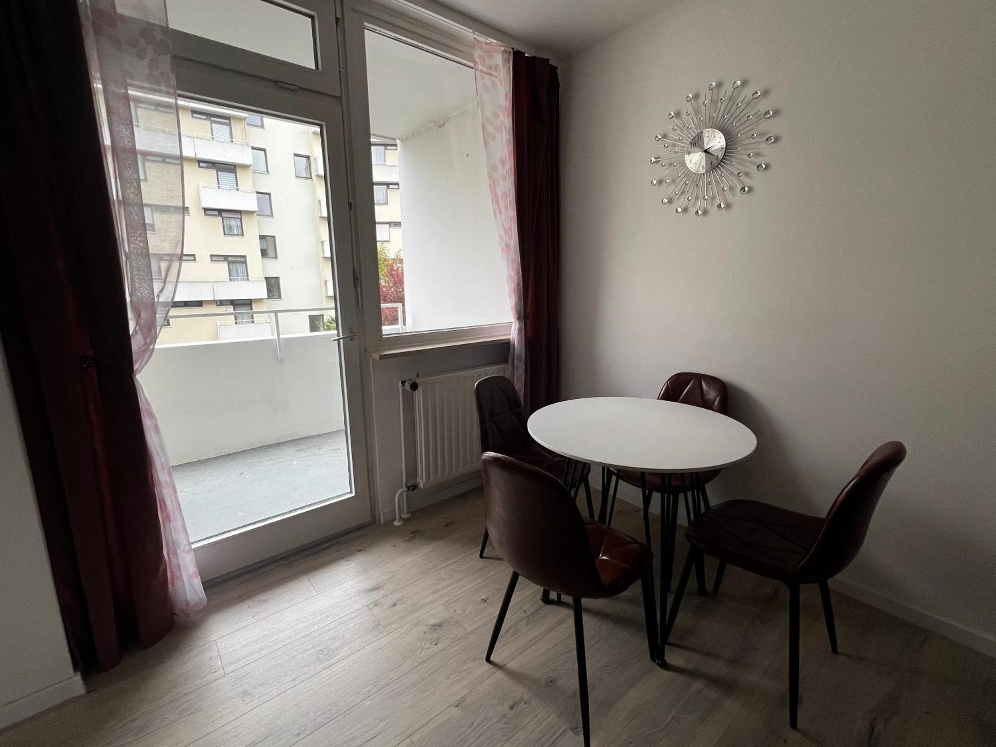 Apartment As Mit Balkon *